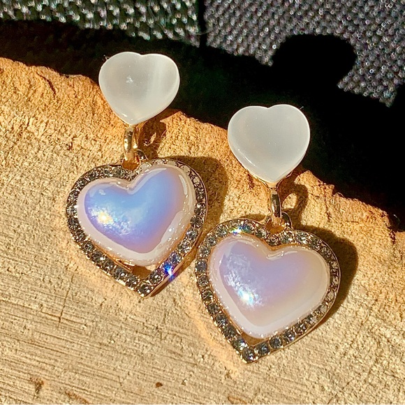 Jewelry - 🤍 Luxury Pearlized Heart Crystalized Unique Bright Shiny Earrings